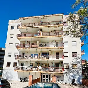 https://book-avenida-salou.top-hotels-tarragona.com